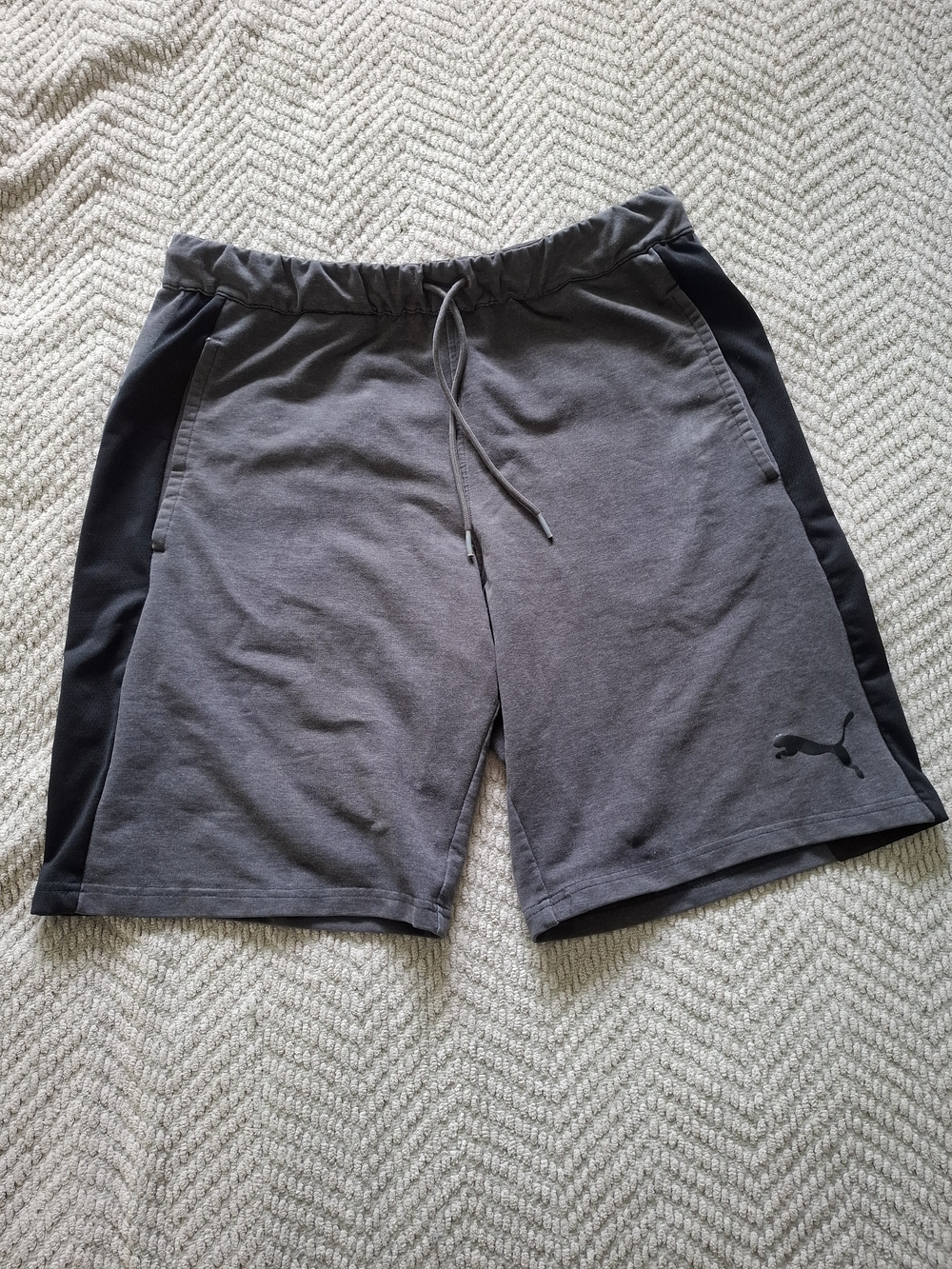Men's Puma Gray Athletic Shorts with Black Side Panels Size Medium